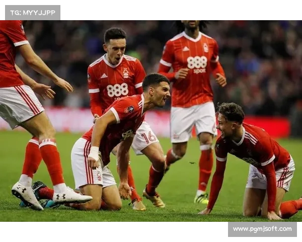 西汉姆联逆转诺丁汉森林,取得赛季首胜